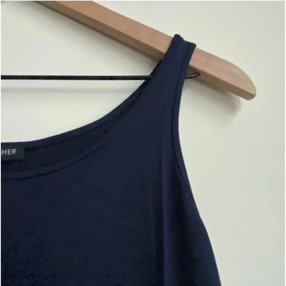 New Eileen Fisher Solid Scoop Neck Long Tank Top Petites PP
Midnight The system - Picture 4 of 11